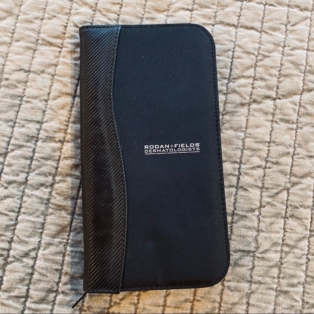 R+F wallet - Picture 1 of 3